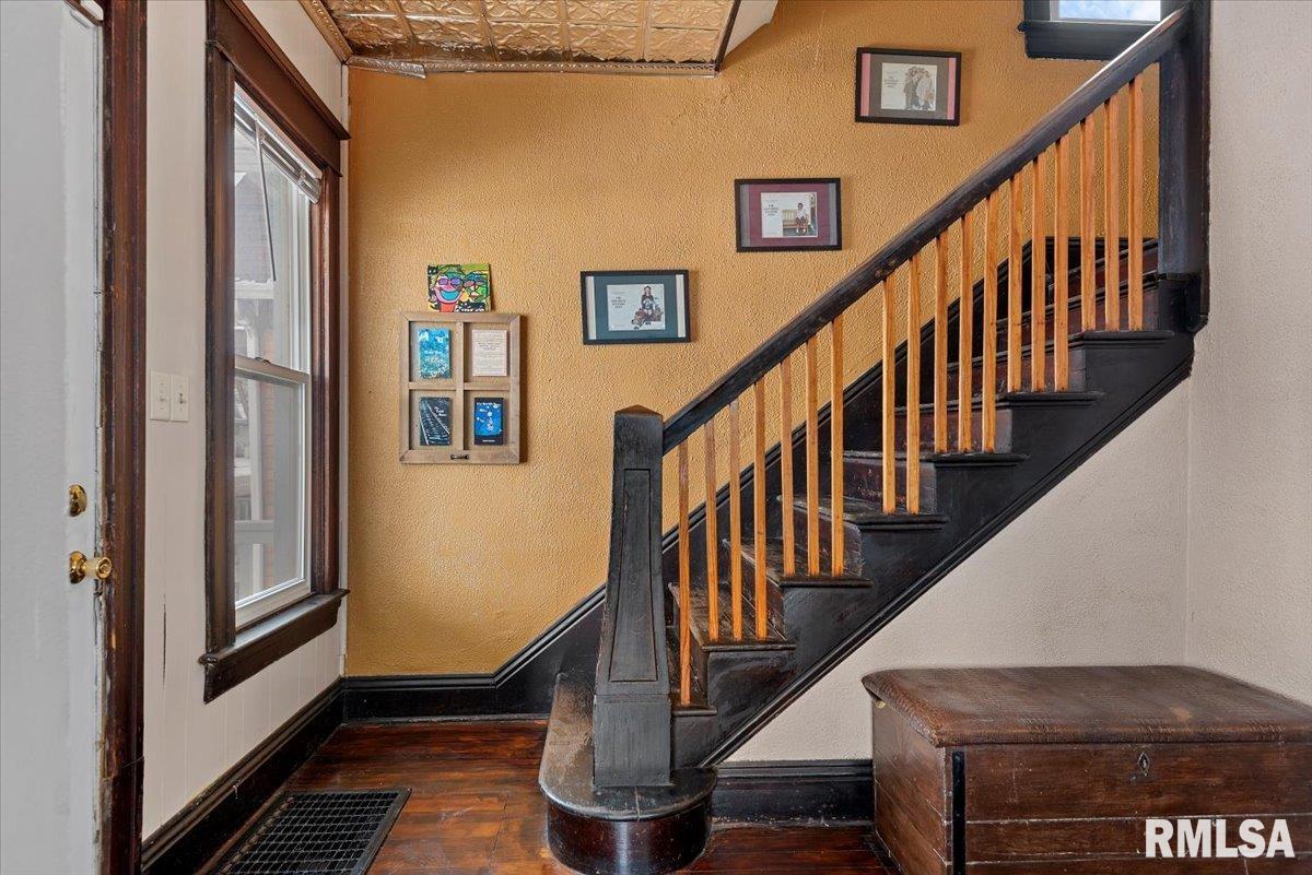 958 North 2nd Street Springfield, IL 62702 - Photo 2 of 27