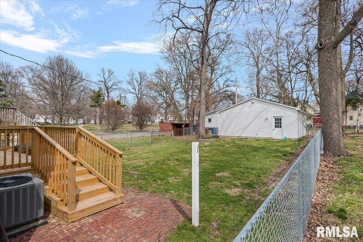 958 North 2nd Street Springfield, IL 62702 - Photo 23 of 27