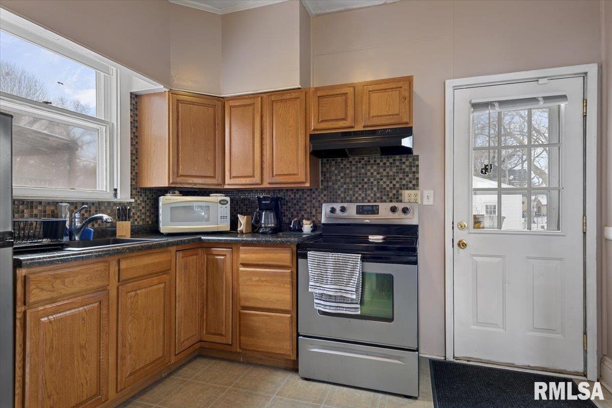 958 North 2nd Street Springfield, IL 62702 - Photo 10 of 27