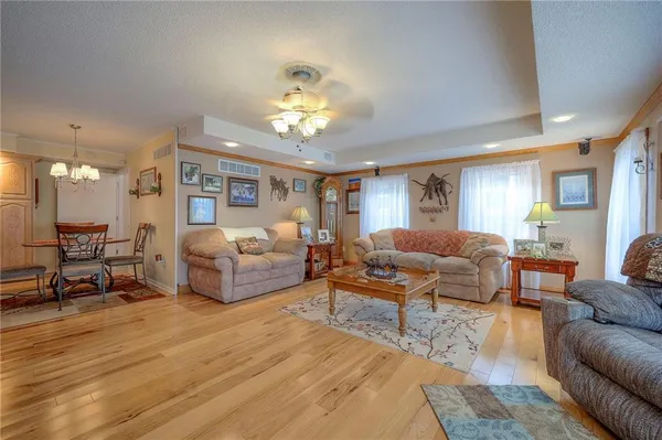 $596,550 | 10804 Wellman Road, McLouth, KS 66054