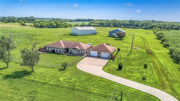 $596,550 | 10804 Wellman Road, McLouth, KS 66054