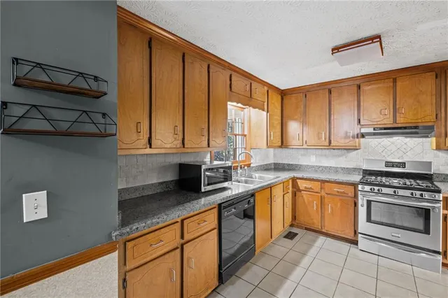 $329,000 | 2171 Shillings Chase Drive, Kennesaw, GA 30152