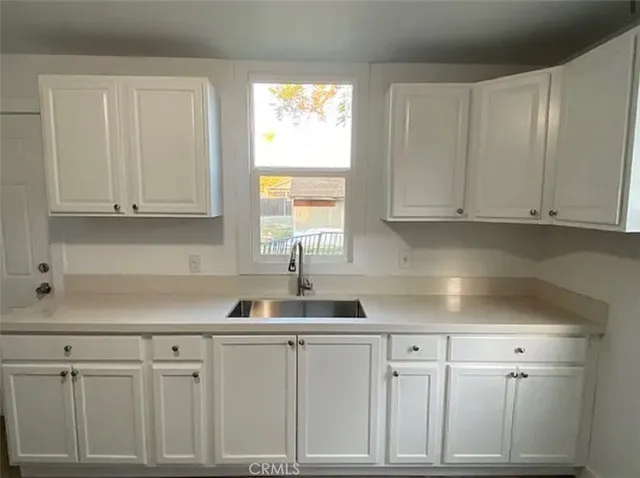 $2,450 | 3442 Lime Street, Riverside, CA 92501