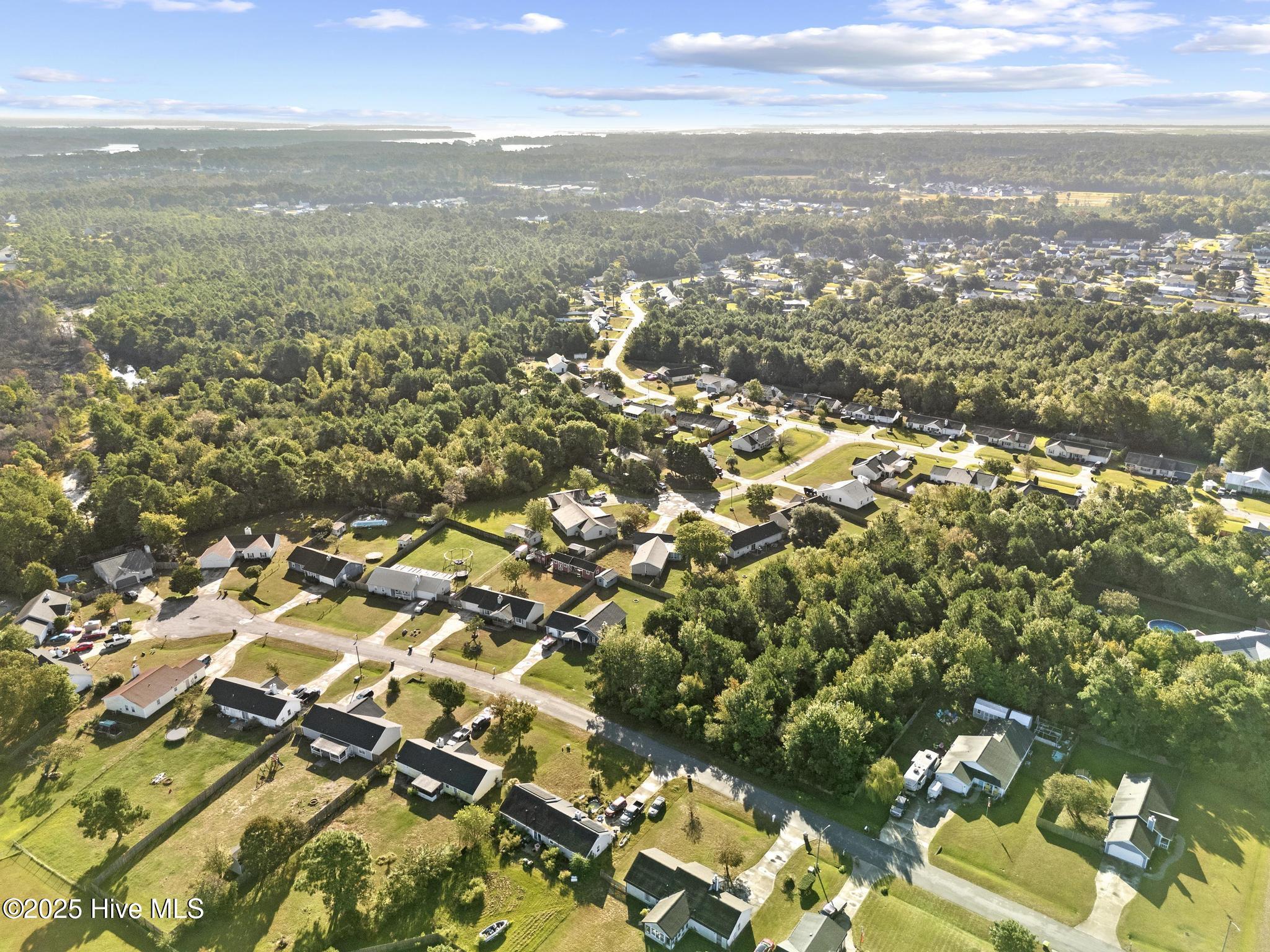 406 Foxtrace Lane Hubert, NC 28539 - Photo 8 of 16 DJI_20250923090356_0182_D