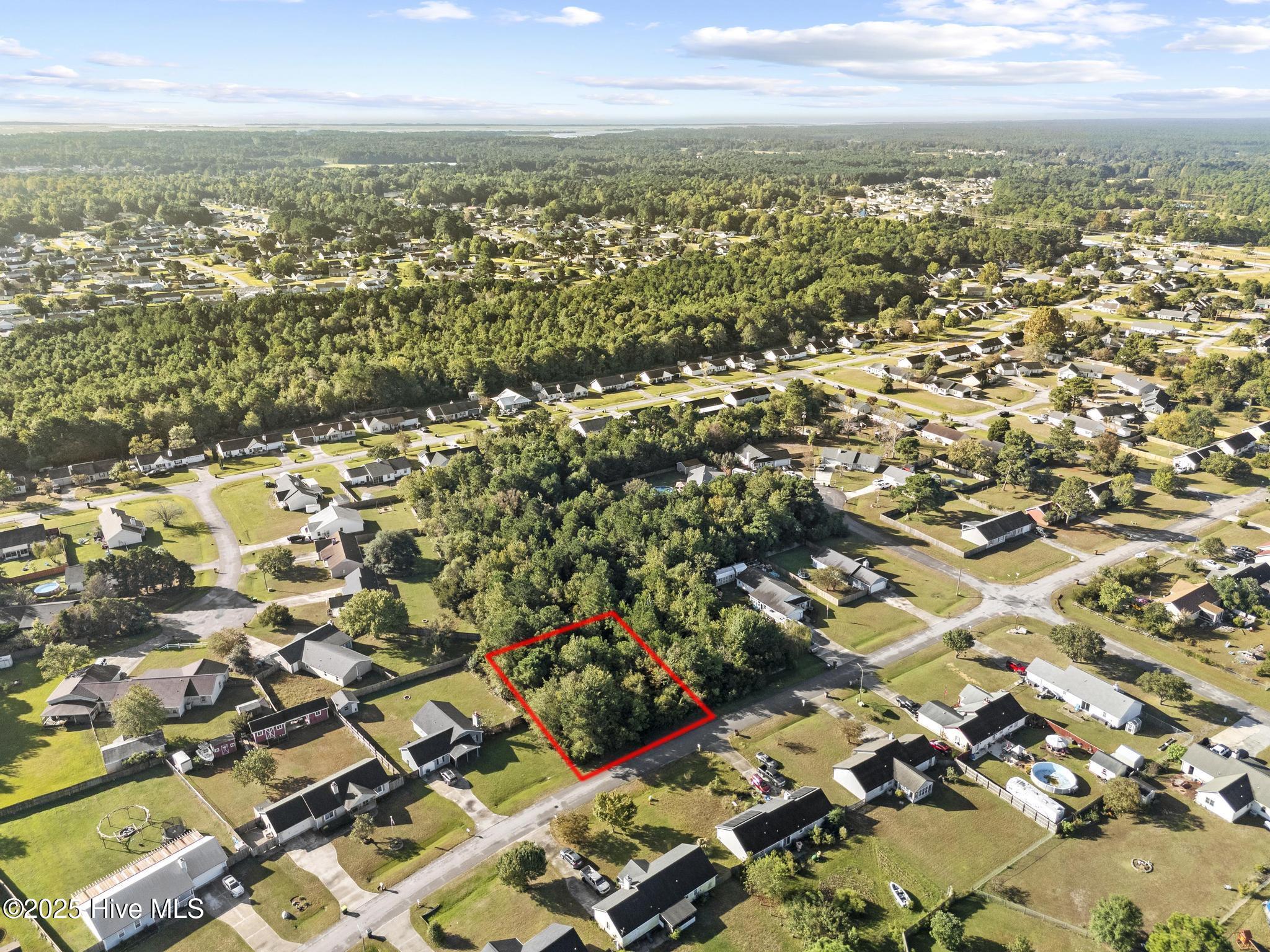 406 Foxtrace Lane Hubert, NC 28539 - Photo 10 of 16 DJI_20250923090429_0192_D copy