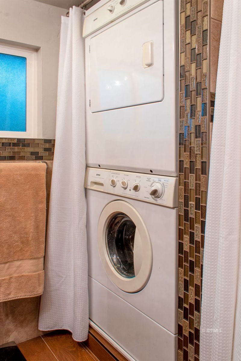 25341 Tahquitz Road Idyllwild, CA 92549 - Photo 39 of 56 a utility room with dryer and washer