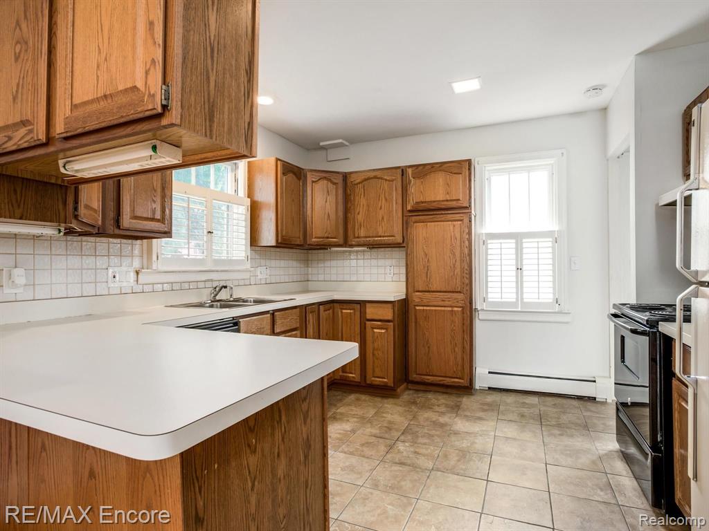 1628 Columbia Road Berkley, MI 48072 - Photo 7 of 15