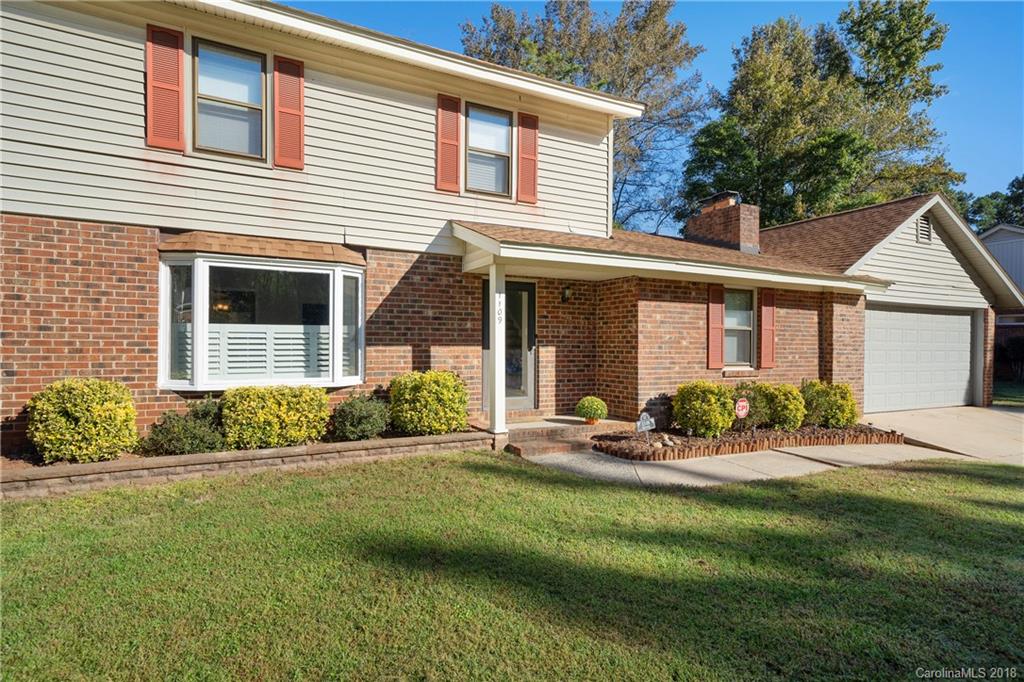 1109 Berry Ridge Road Charlotte, NC 28270 - Photo 3 of 33 Gallery Image 3