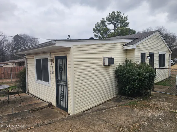 $160,000 | 1687 Whitehead Drive, Southaven, MS 38671
