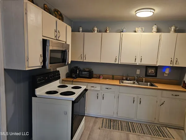 $160,000 | 1687 Whitehead Drive, Southaven, MS 38671