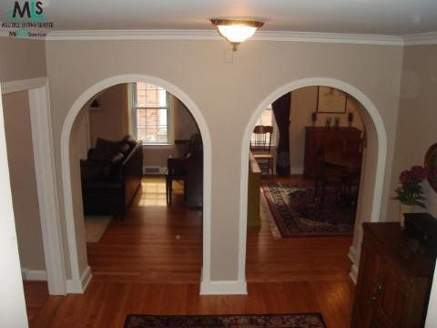 1227 Yorkshire Road Grosse Pointe, MI 48230 - Photo 5 of 9 833162-4.JPG