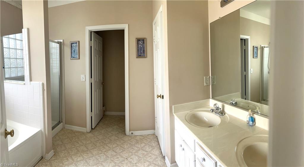 3696 Shadow Ridge Drive High Point, NC 27265 - Photo 11 of 20 Gallery Image 11