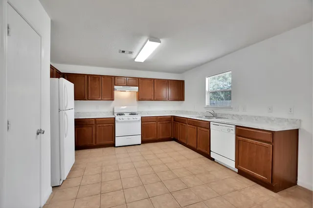 $1,750 | 19714 Redwood Manor Lane, Cypress, TX 77433