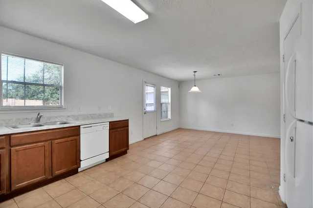 $1,750 | 19714 Redwood Manor Lane, Cypress, TX 77433