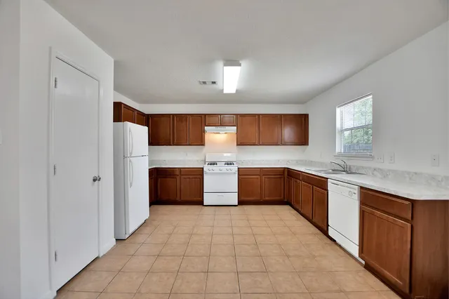 $1,750 | 19714 Redwood Manor Lane, Cypress, TX 77433