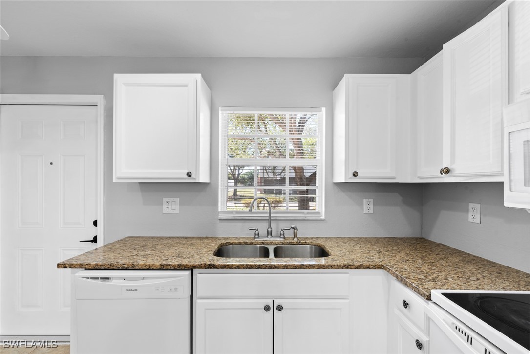 5201 Leeds Road Fort Myers, FL 33907 - Photo 7 of 28 Gallery Image 7