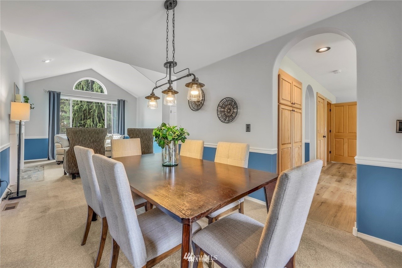 17430 Gravenstein Road Bothell, WA 98012 - Photo 4 of 30