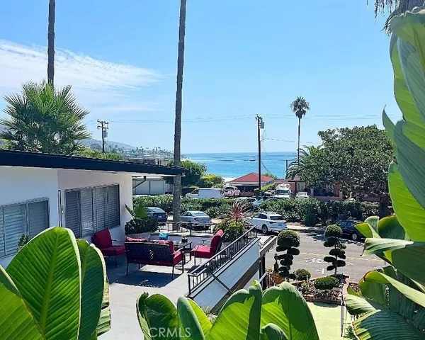$1,925 | 250 Cliff Drive, Unit 17, Laguna Beach, CA 92651