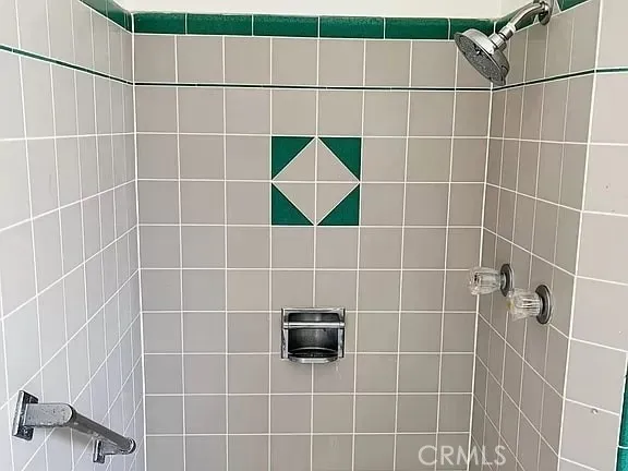 $1,925 | 250 Cliff Drive, Unit 17, Laguna Beach, CA 92651