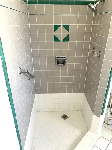 $1,925 | 250 Cliff Drive, Unit 17, Laguna Beach, CA 92651