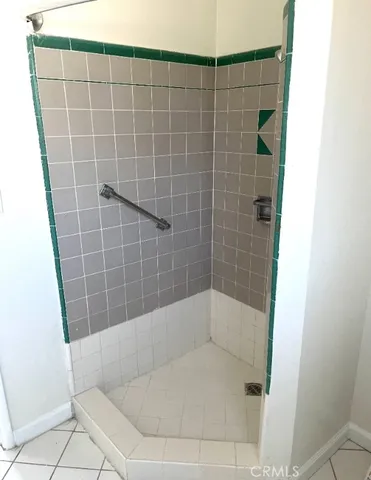 $1,925 | 250 Cliff Drive, Unit 17, Laguna Beach, CA 92651