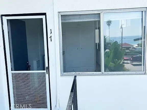 $1,925 | 250 Cliff Drive, Unit 17, Laguna Beach, CA 92651