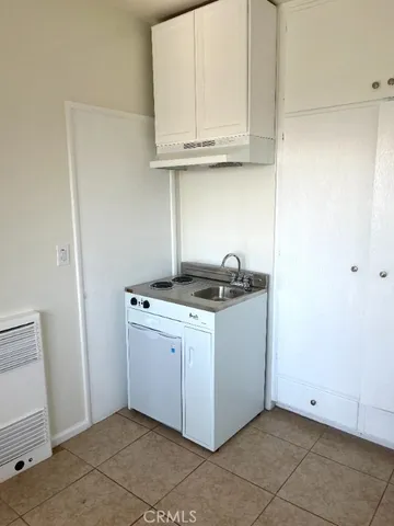 $1,925 | 250 Cliff Drive, Unit 17, Laguna Beach, CA 92651