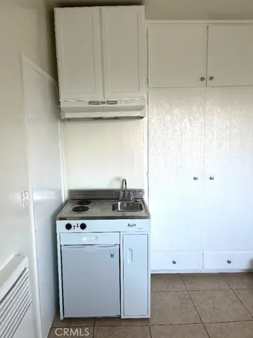 $1,925 | 250 Cliff Drive, Unit 17, Laguna Beach, CA 92651