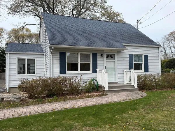 $3,400 | 17 Eastover Road, Sayville, NY 11782