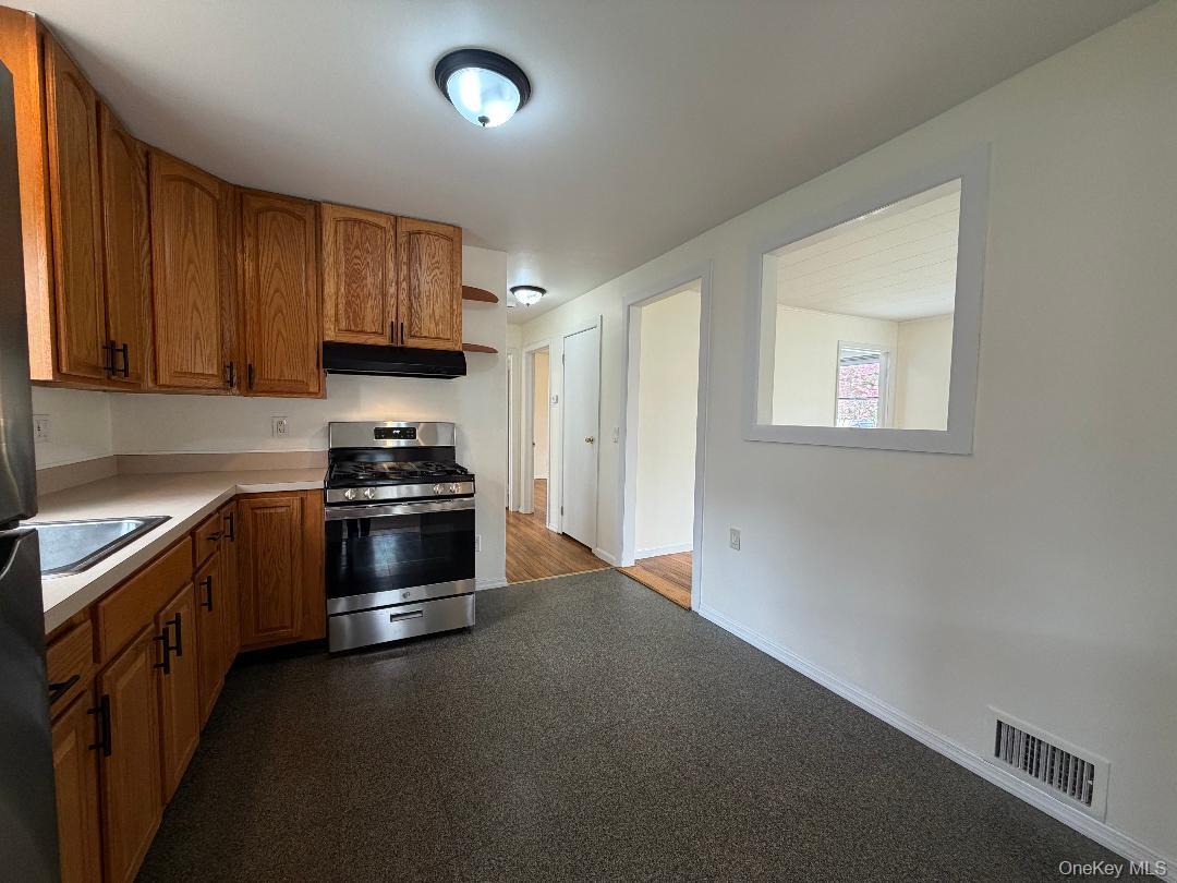 17 Eastover Road Sayville, NY 11782 - Photo 10 of 19