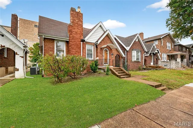 $239,900 | 5521 Rosa Avenue, St. Louis, MO 63109