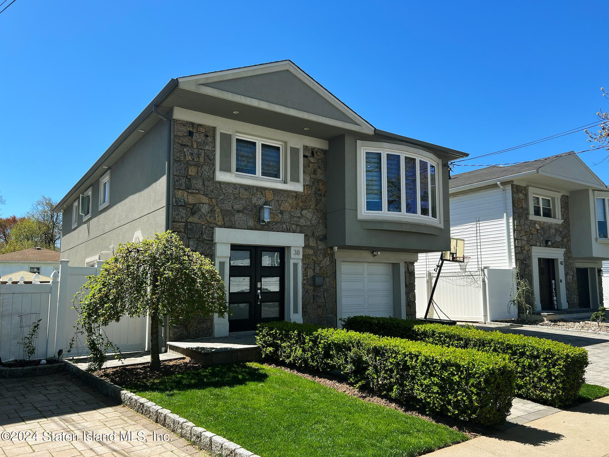 High Ranch House Fully Renovated in 2014