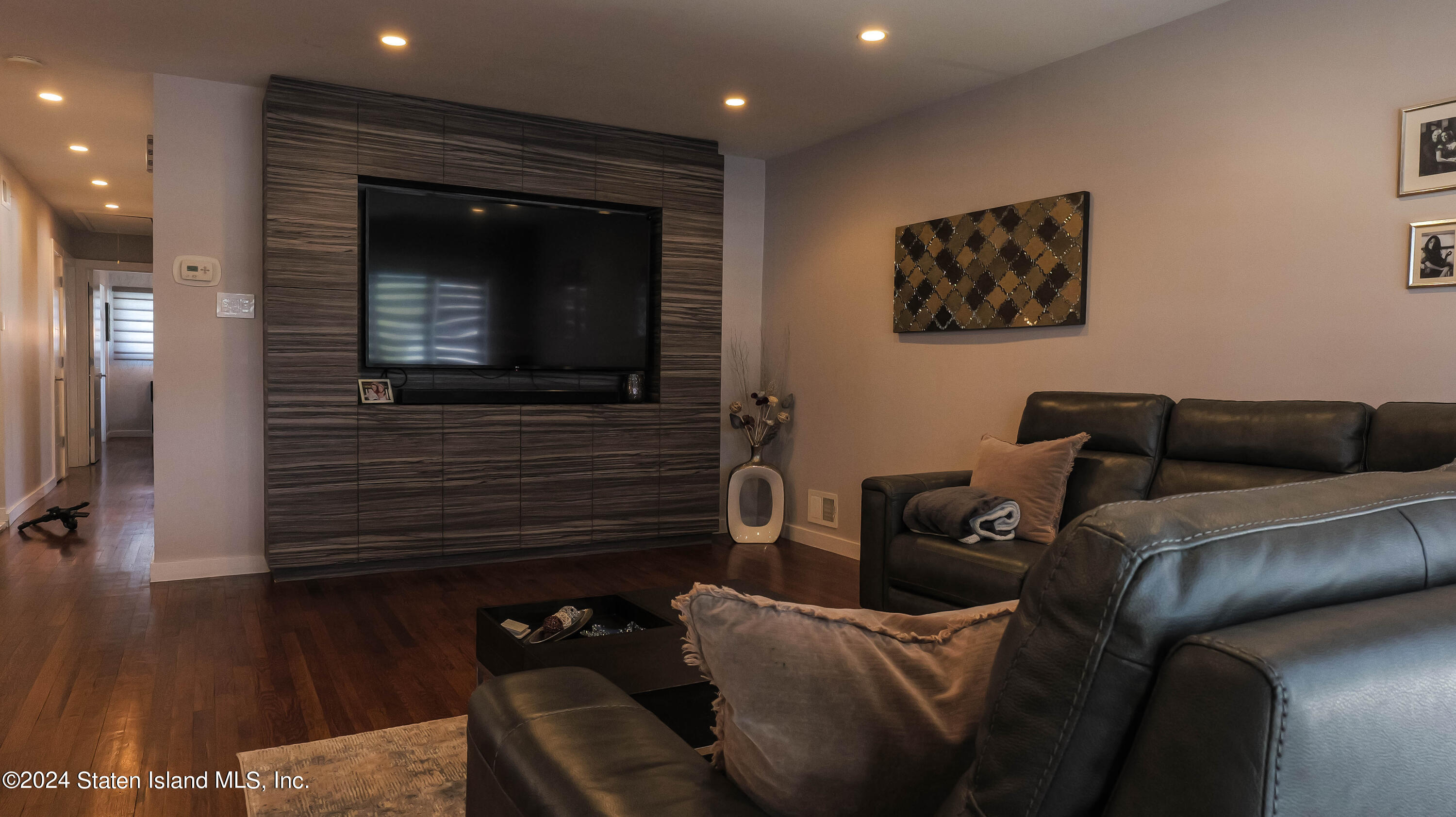 38 Sleepy Hollow Road Staten Island, NY 10314 - Photo 11 of 31 20