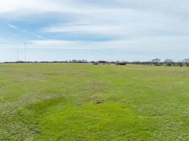 $400,000 | 325 Hcr 4264, Hillsboro, TX 76645