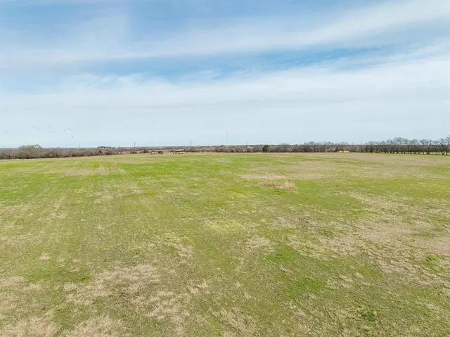$400,000 | 325 Hcr 4264, Hillsboro, TX 76645