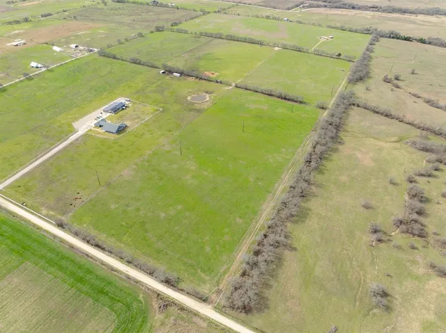 $400,000 | 325 Hcr 4264, Hillsboro, TX 76645