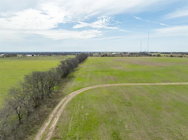 $400,000 | 325 Hcr 4264, Hillsboro, TX 76645