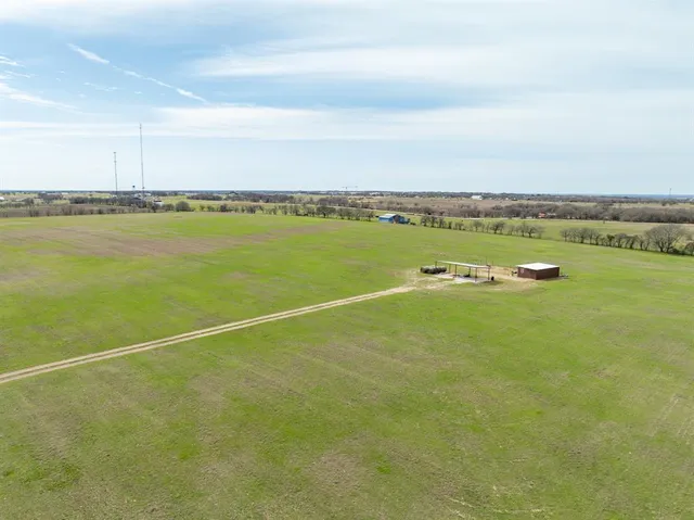 $400,000 | 325 Hcr 4264, Hillsboro, TX 76645