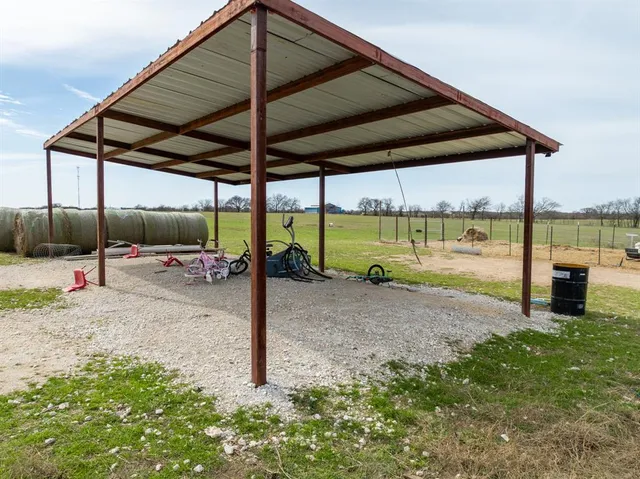 $400,000 | 325 Hcr 4264, Hillsboro, TX 76645