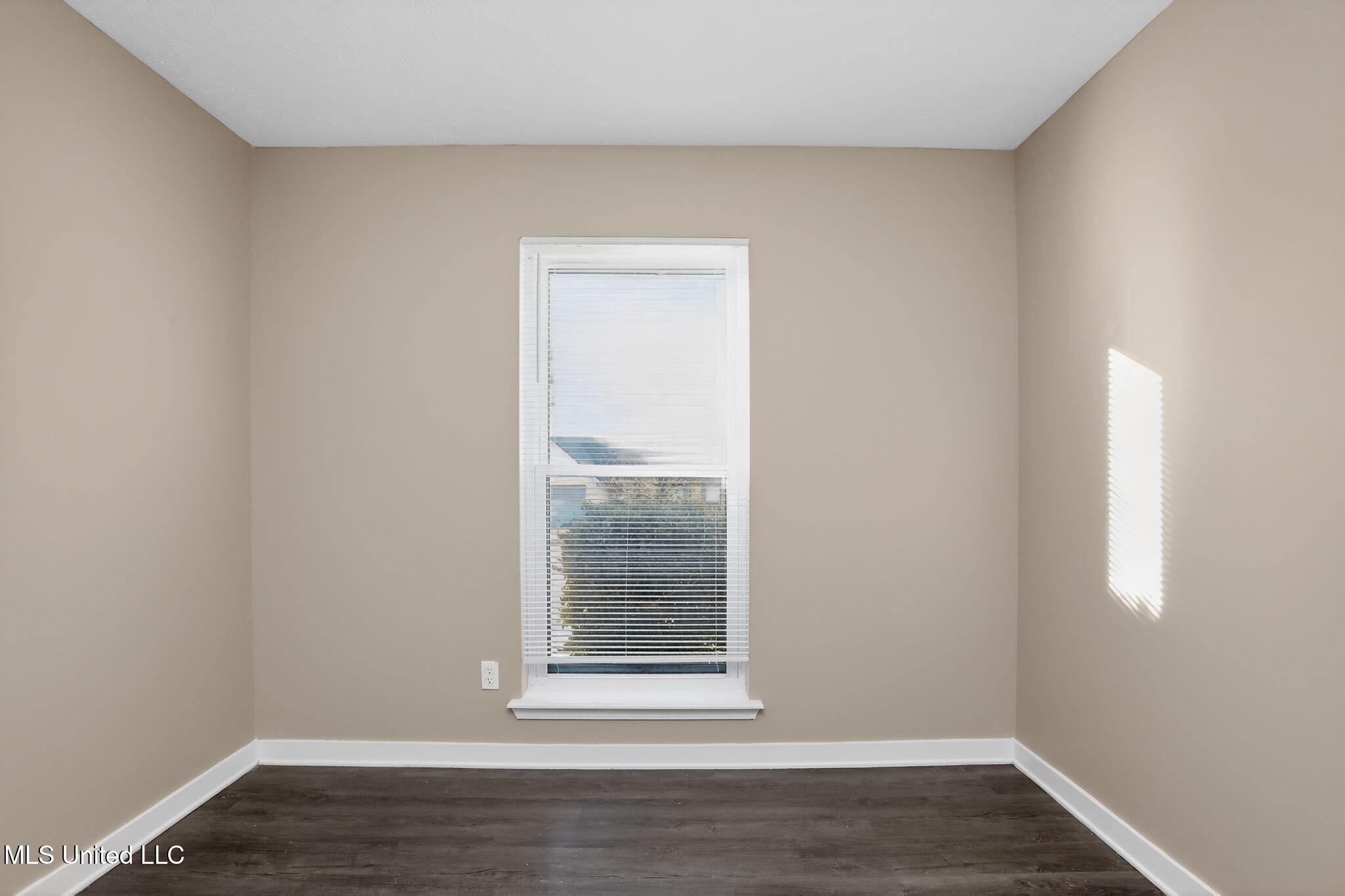 101 Sundew Place Jackson, MS 39212 - Photo 11 of 35 17_101_Sundew_Pl_Jackson_MS_39212-Living