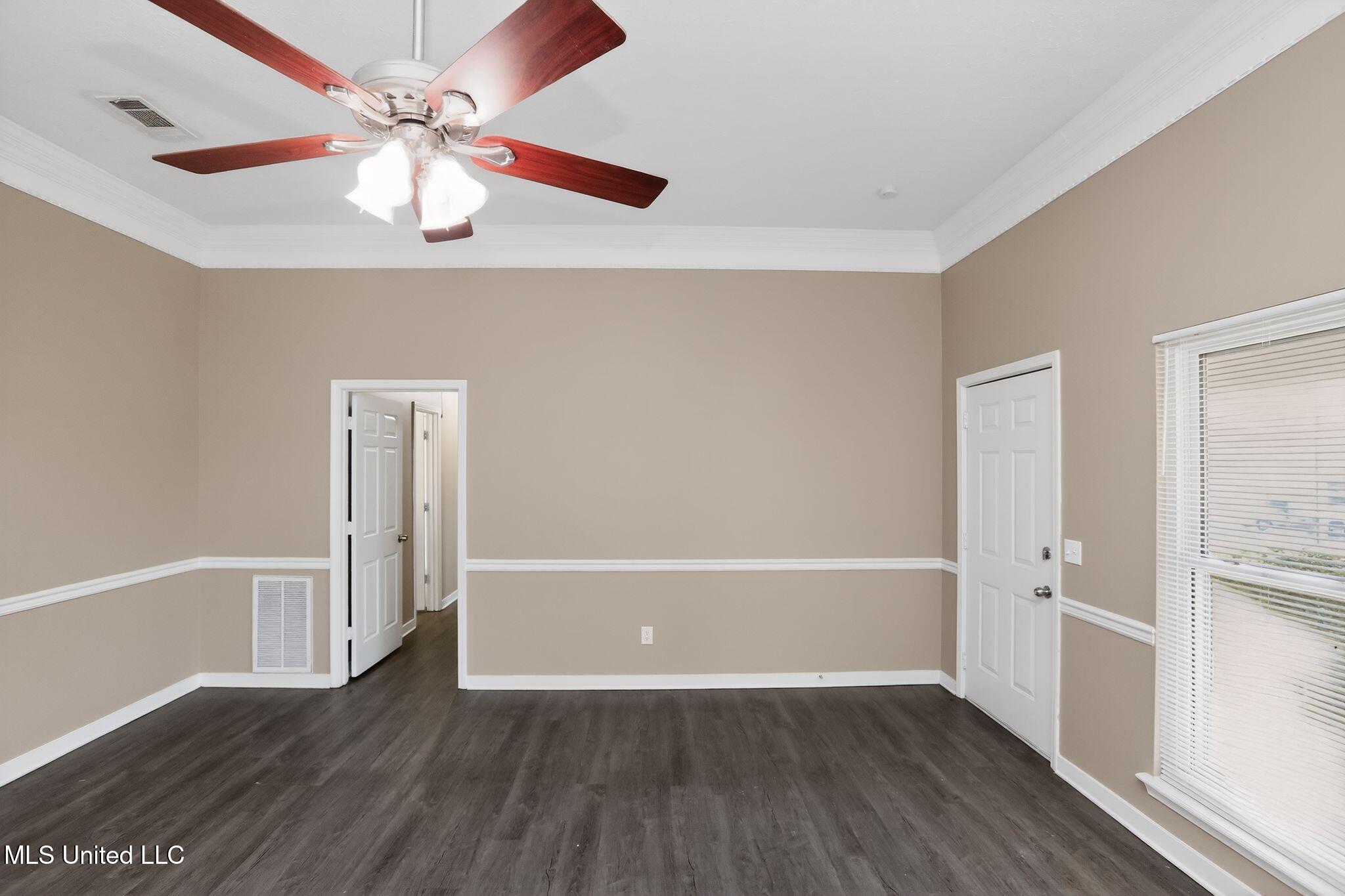 101 Sundew Place Jackson, MS 39212 - Photo 5 of 35 11_101_Sundew_Pl_Jackson_MS_39212-Living