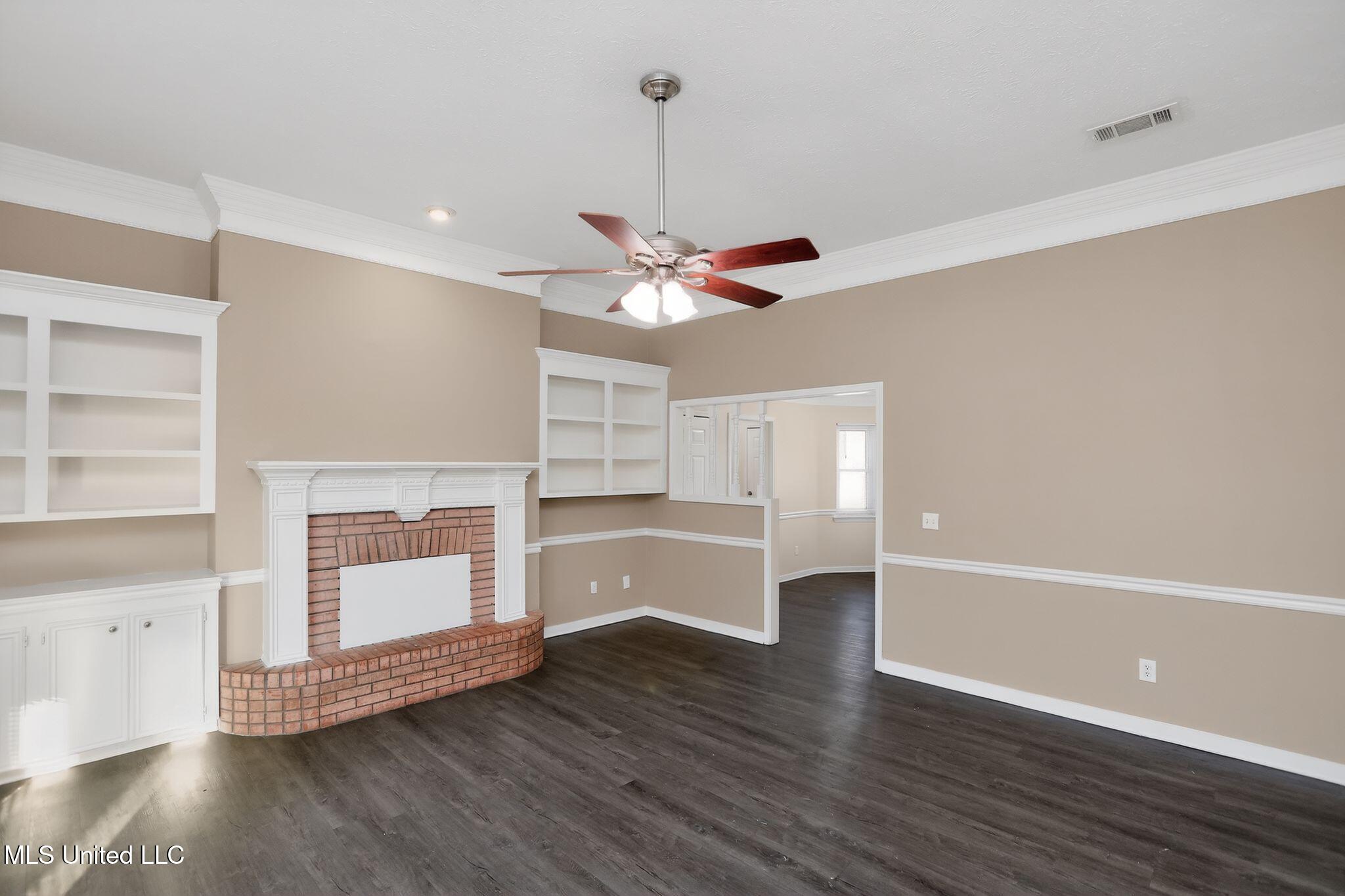 101 Sundew Place Jackson, MS 39212 - Photo 9 of 35 15_101_Sundew_Pl_Jackson_MS_39212-Living