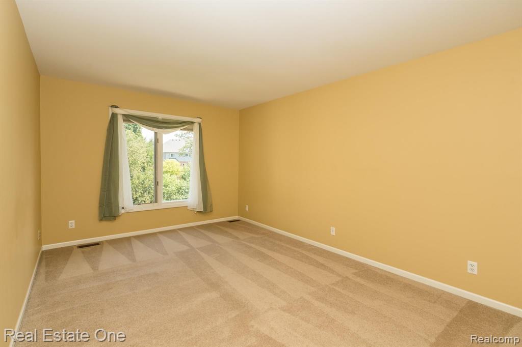 1784 Blue Grass Drive Rochester Hills, MI 48306 - Photo 46 of 72