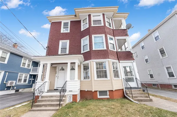 $2,200 | 254 Shawmut Avenue, Unit 1, Central Falls, RI 02863