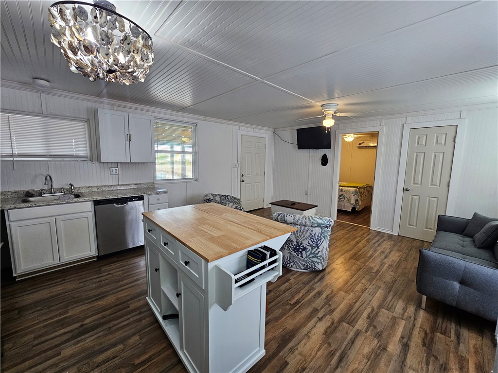 114 Teal Road Rockport, TX 78382 - Photo 6 of 26