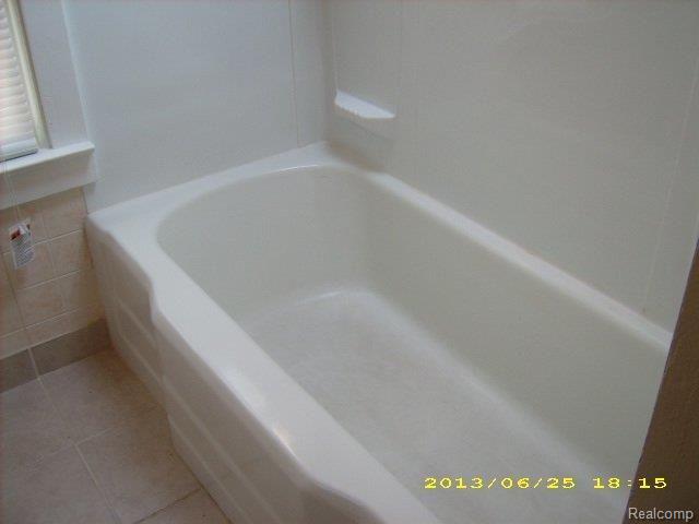 70 Ruth Avenue Pontiac, MI 48341 - Photo 21 of 32 DSCI6856 (2).jpg