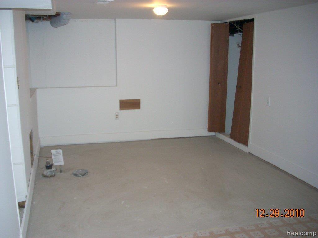 45812 Spagnuolo Road Macomb, MI 48044 - Photo 14 of 15 45812-SPAGNAULO 015