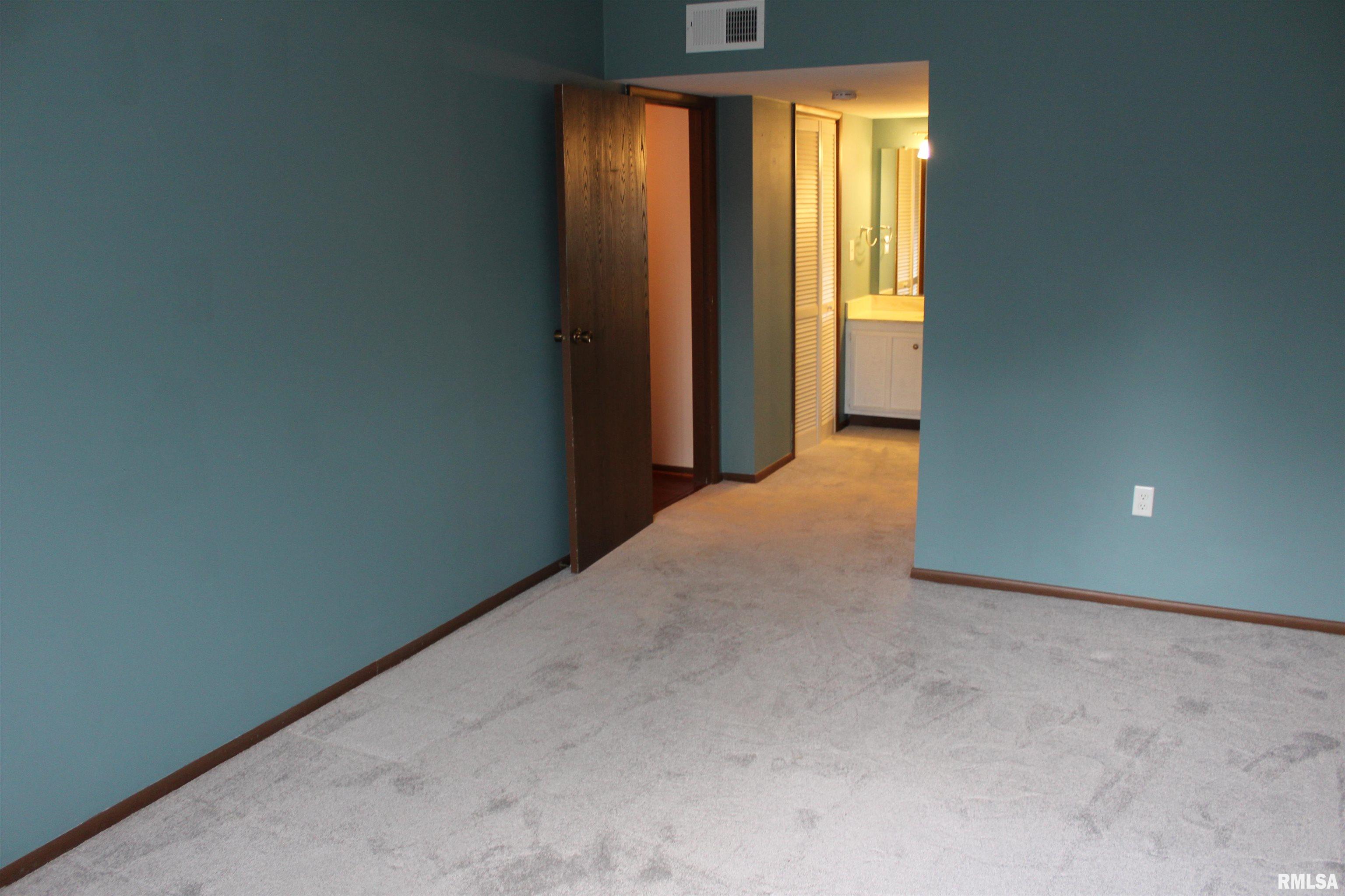 2650 Cooper Avenue, Unit 301 Springfield, IL 62704 - Photo 12 of 31 Gallery Image 12