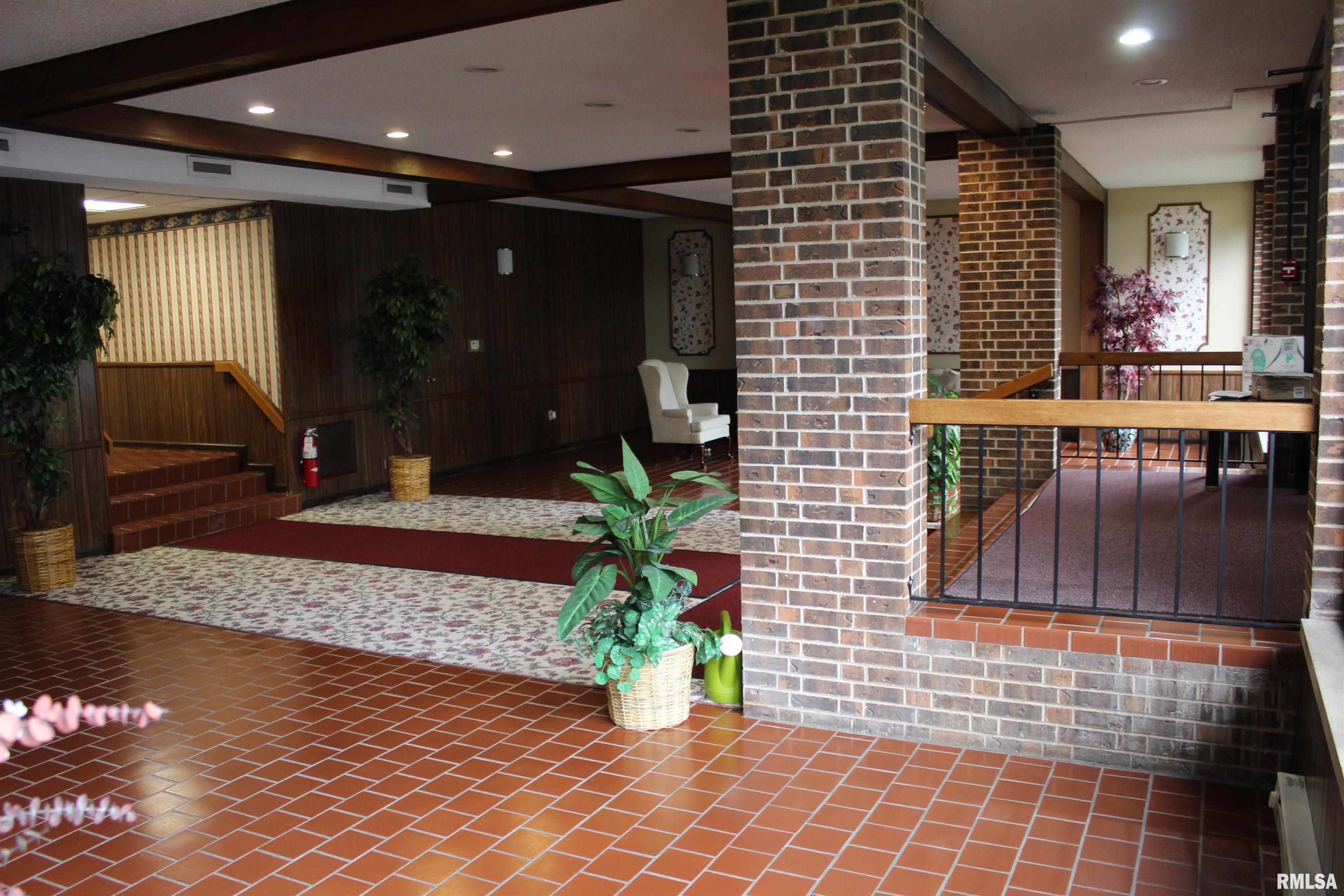 2650 Cooper Avenue, Unit 301 Springfield, IL 62704 - Photo 8 of 31 Gallery Image 8