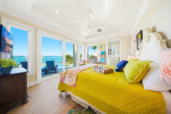 a view of entryway and bedroom